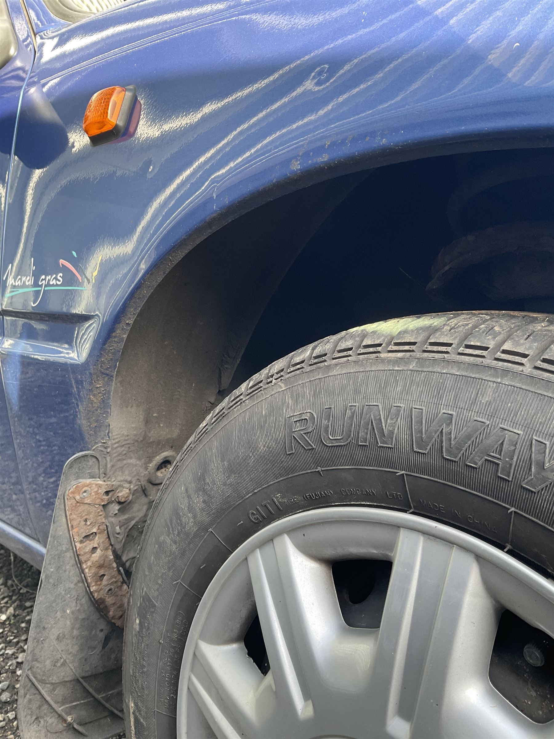 M941 LOH - Peugeot 205 1.6L injection Mardi Gras, five door hatchback, 36,000 miles, blue, V5 present, 2 x keys, runner

Alternative buyers premium of 10% + VAT applies. - THIS LOT IS TO BE COLLECTED BY APPOINTMENT FROM DUGGLEBY STORAGE, GREAT HILL, EASTFIELD, SCARBOROUGH, YO11 3TX