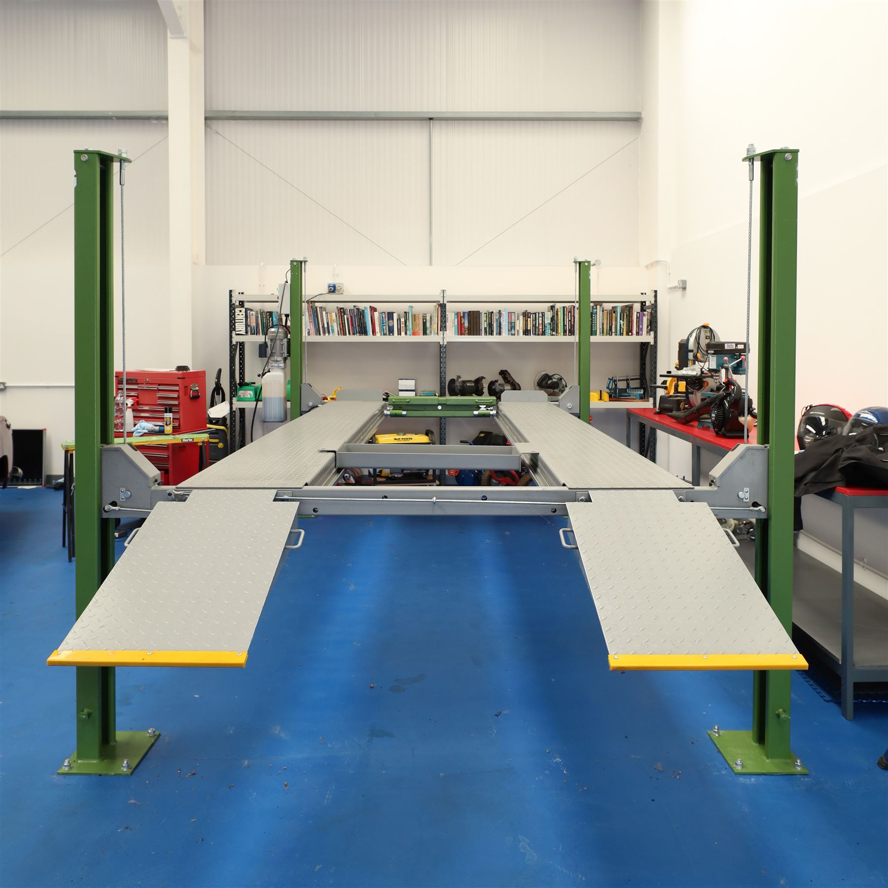 Bonar Series four post parking lift, model SA4T36, electrically operated with control box and hydraulic power unit, rated capacity 3,600 kg, three-phase power