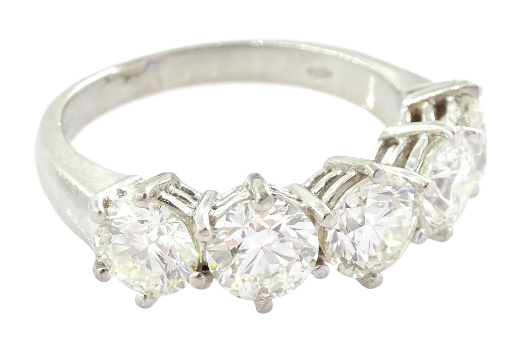 Platinum five stone round brilliant cut diamond ring, Sheffield 2007, total diamond weight approx 3.10 carat