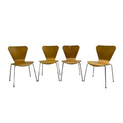 Set four stacking chairs
