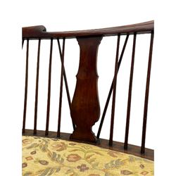 Georgian design curved Windsor settee or settle, shaped cresting rail over triple vase shaped splats and stick back, upholstered seat, on cabriole front supports joined by a series of swell turned stretchers