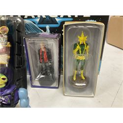 Miscellaneous toys to include Robert Harrop Fun Figurines of Captain Scarlet and Thunderbirds Braman the Robot; Thundercats Thundertank and Mumm-Ra; Stargate Mastadge Beast of Burden; various periodical issue metal figures for Star Wars, Buffy the Vampire Slayer, James Bond etc; all boxed (18)