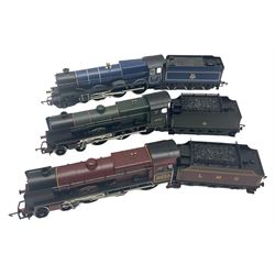 Hornby '00' gauge - two Patriot Class 4-6-0 locomotives 'Lord Rathmore' No.5533 and 'Private E. Sykes VC' No.45537; together with King Class 6000 4-6-0 locomotive 'King George V' No.6000; all unboxed (3)