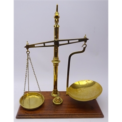  Set of Victorian brass shop scales by W. M. Parnall & Co, Manchester, Class B on mahogany base with 1lb, 8oz, 4oz & 2oz weights H74cm   