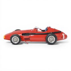 CMC 1:18 scale diecast model car no.M064 Maserati 250F 1957 Grand Prix Sieger racing no. 1 in red, boxed
