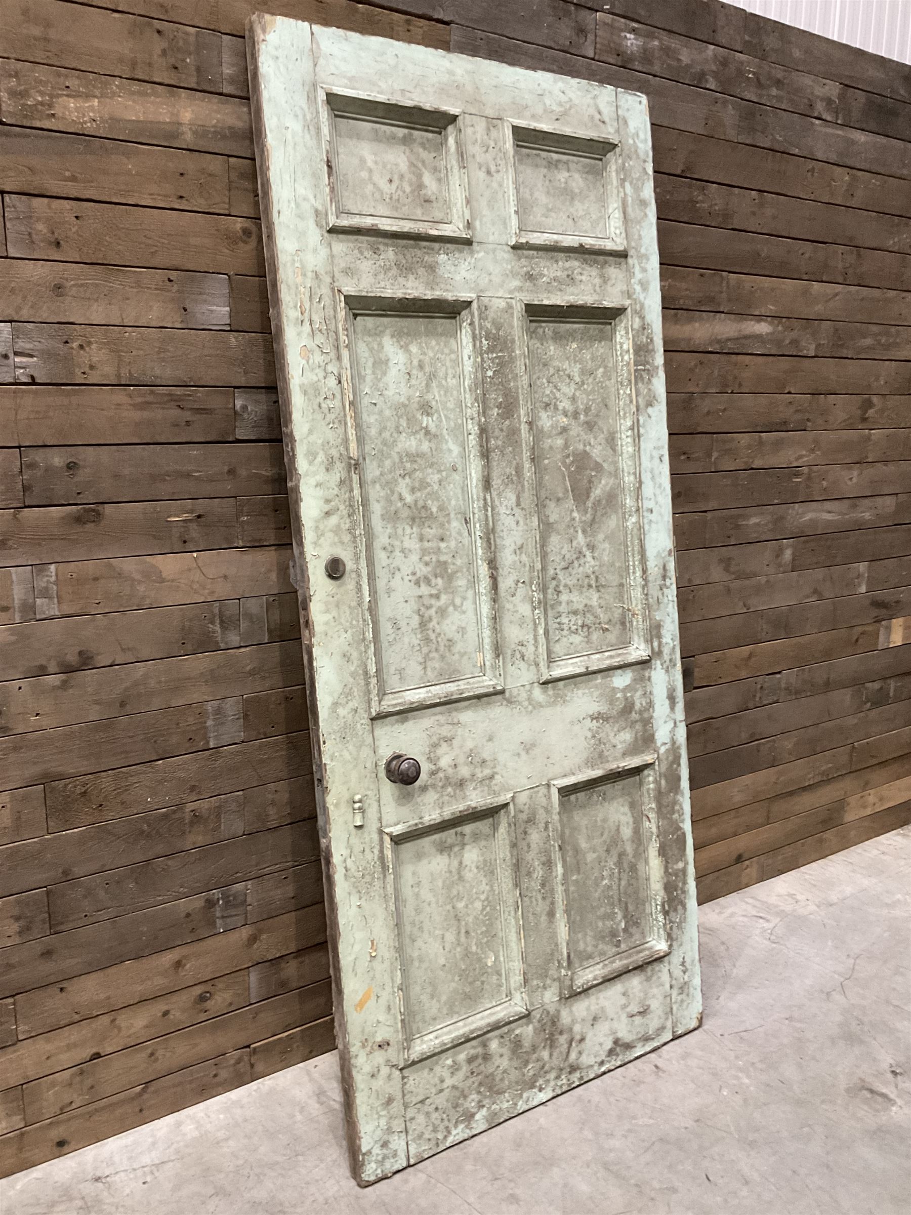 Five 19th century heavy pitch pine six panel doors

226cm x 99cm
228cm x 99cm
228cm x 100cm
228cm x 100cm
228cm x 99cm