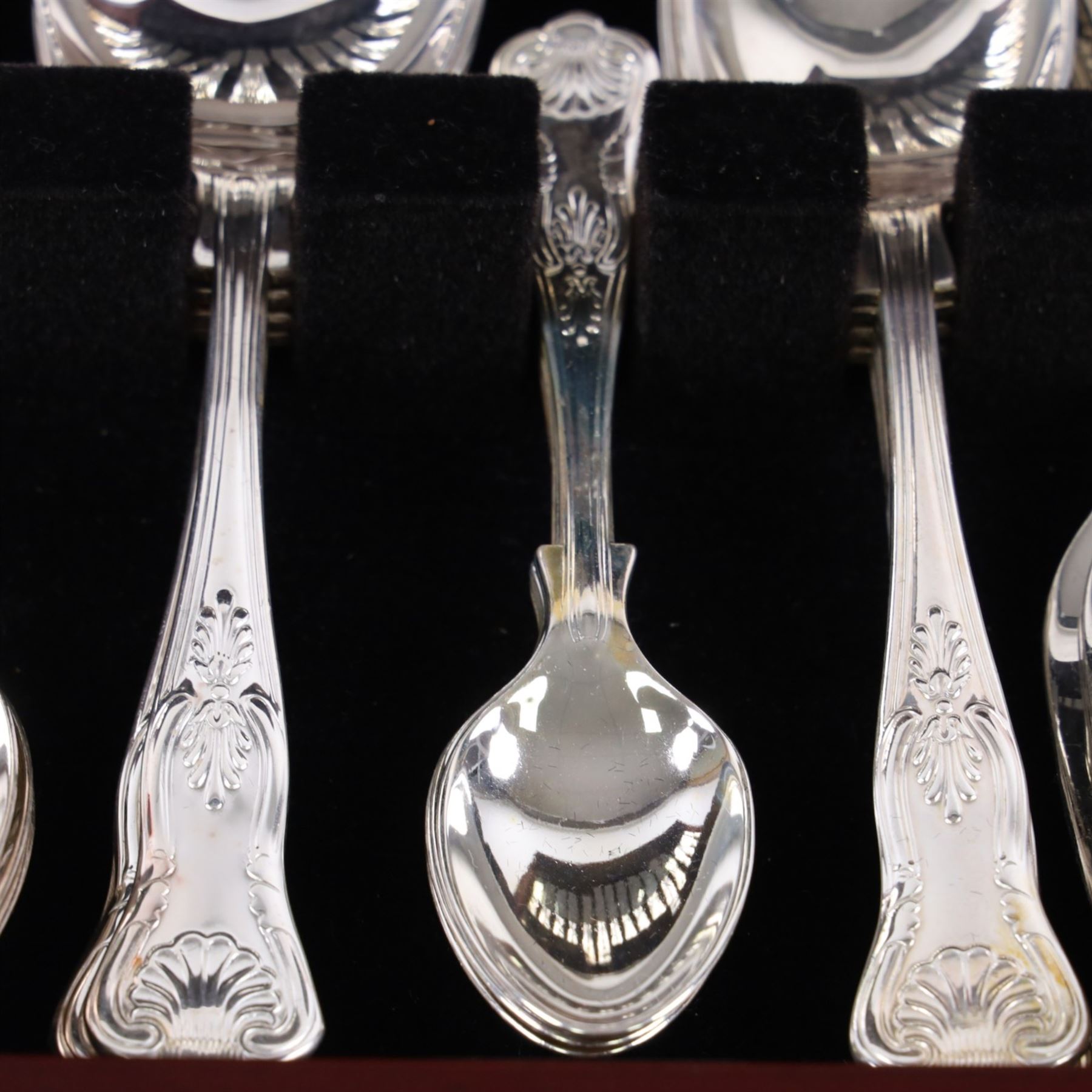 Arthur Price canteen of King's pattern cutlery