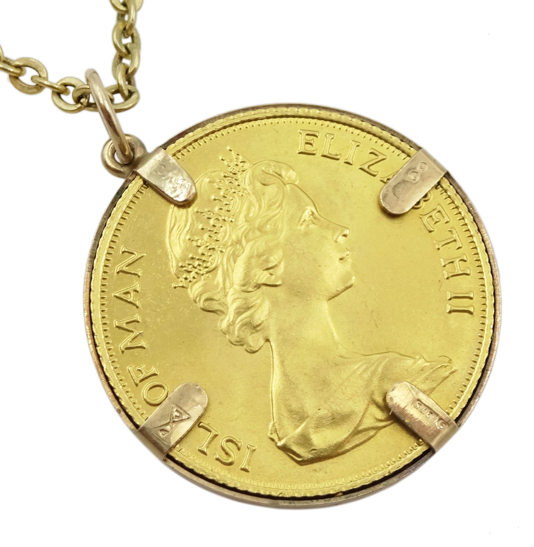 Elizabeth II 1973 Isle of Man gold full sovereign, loose mounted in gold pendant on gold necklace, both 9ct