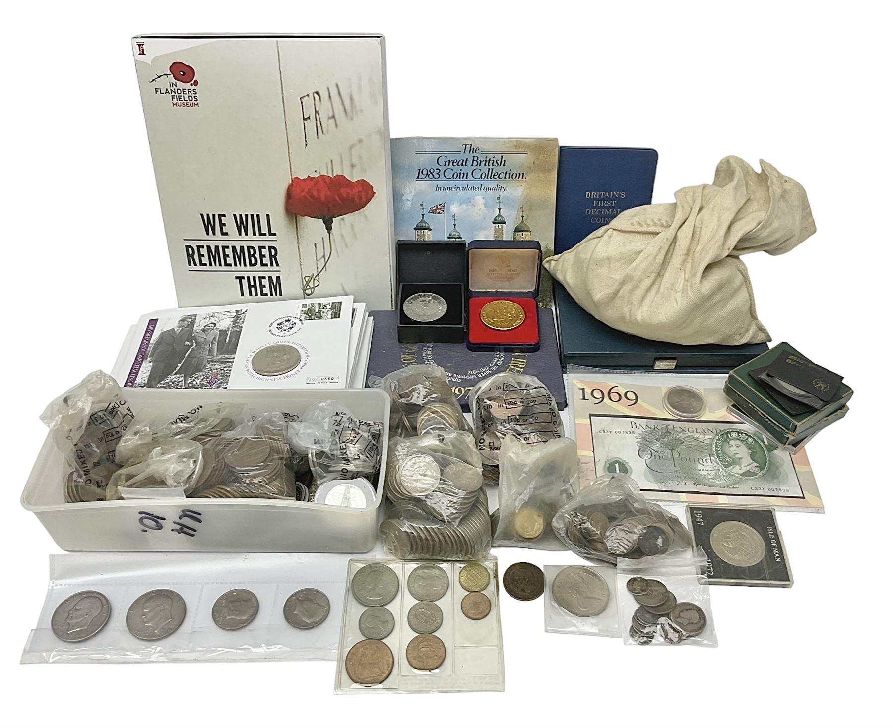Great British and World coins, including halfcrowns, shillings, other pre-decimal coinage, The Royal Mint Great Britain and Northern Ireland 1972 coin set, commemorative crowns, various Irish coins etc