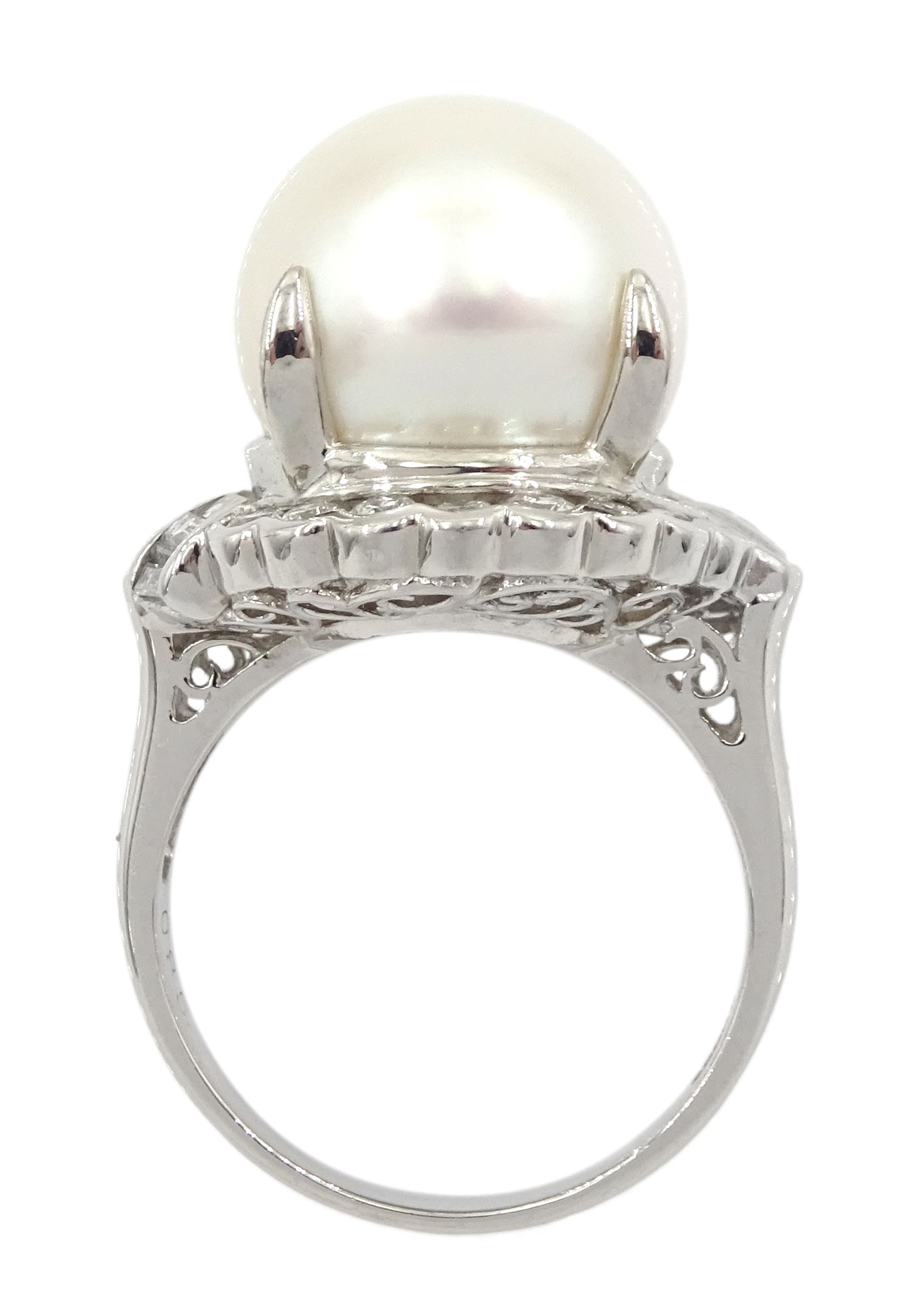 Platinum large south sea pearl ring, with baguette and round brilliant cut diamond surround, stamped Pt900, with World Gemological Institute report