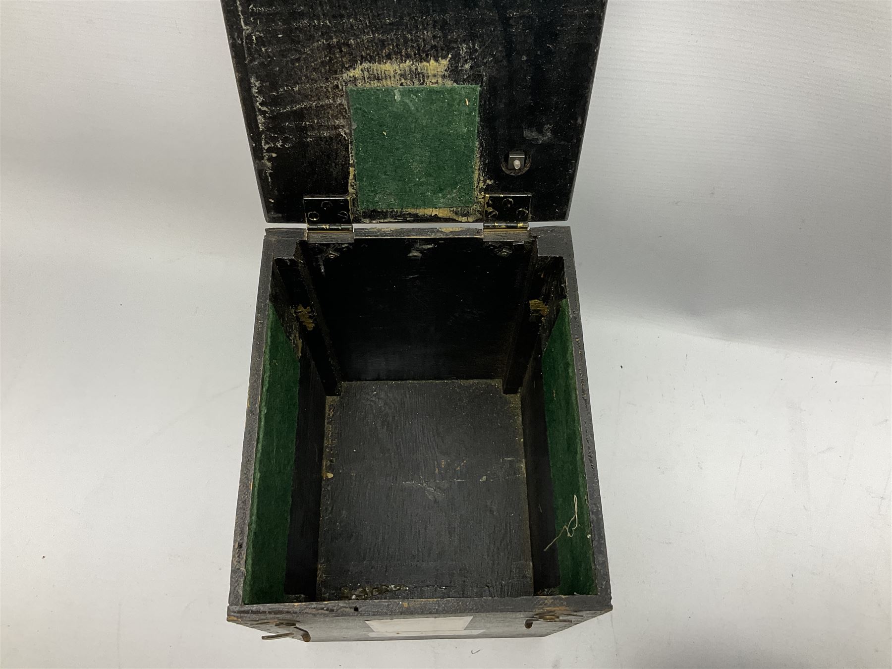 WW2 Air Ministry Bubble Sextant Mk. IXA 6B/218 No.561/44 in original box; and Air Ministry Lamp Signalling Type 