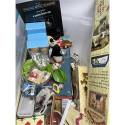 Quantity of Wallace and Gromit toys, accessories and memorabilia including soft toys, figurines, electronic ‘Talking Wallace’, car screen shades, and a quantity of Chicken Run Related merchandise, in three boxes
