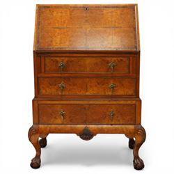 Early 20th century Queen Anne design figured walnut bureau, fall-front enclosing fitted in...