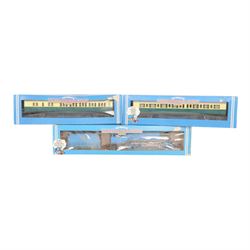 Hornby The World of Thomas The Tank Engine 00 gauge locomotive and carriages, comprising R...