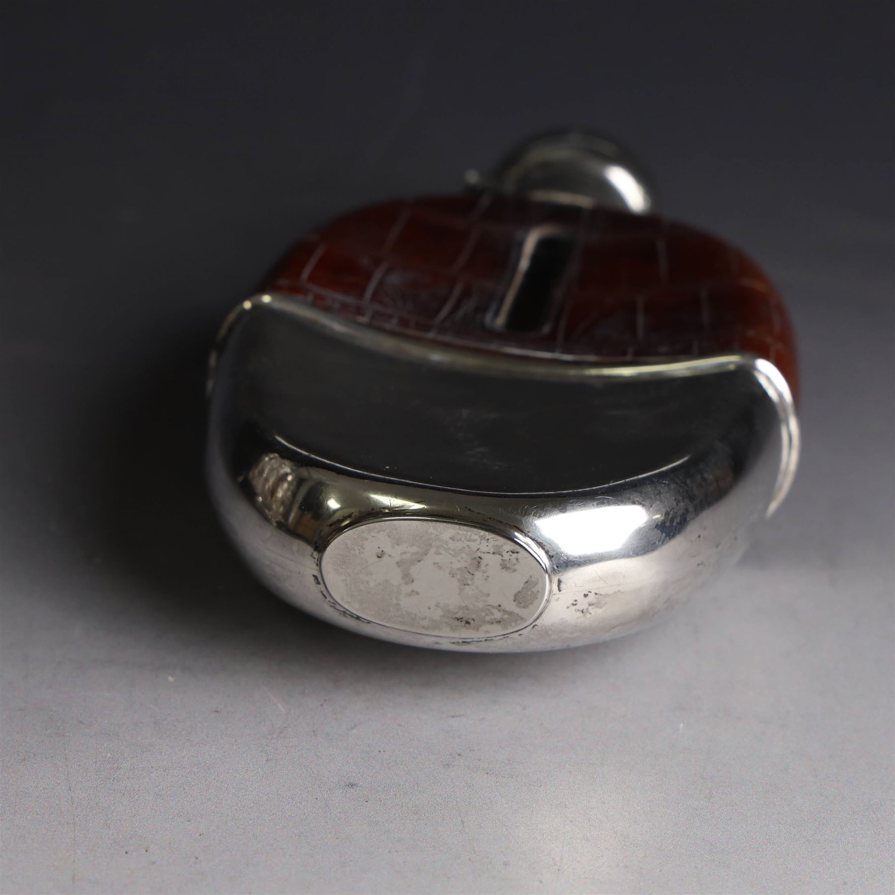 Edwardian hip flask, the glass body with leather cover,  removable silver cup and silver cap, the cup engraved with monogram, hallmarked Robert Pringle & Sons, Sheffield 1901, H15cm