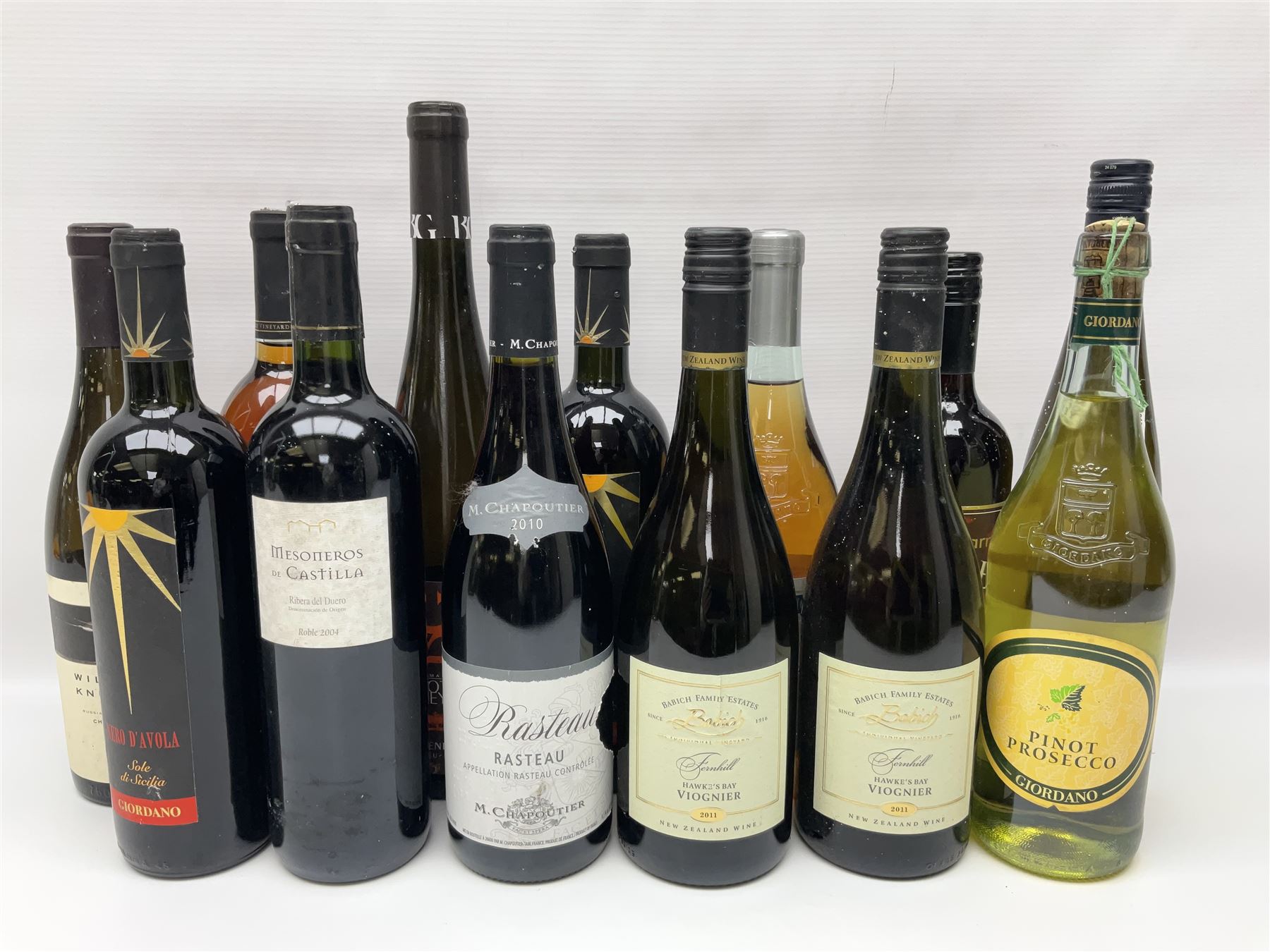 Mixed wine, including Domaine Martin 2011 Plan De Dieu, L'Oratoire de Millegrand 2006, Sauvignon Blanc, Giordano 2014 Pinot Grigio, various content and proof (27)