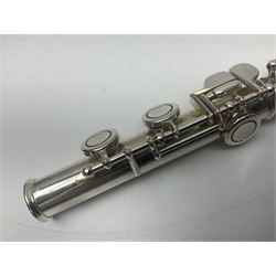 Buffet Crampon & Co Cooper Series II silver plated flute, serial no.020804739; in fitted hard case and outer carrying case