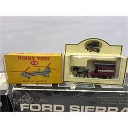 Quantity of model cars to include Atcomi radio control Ford Sierra XR4i, Maisto 1:18 scale Volkswagen Export Sedan, Corgi Tom & Jerry cars, Lledo, Dinky, Matchbox etc, boxed and loose 