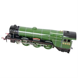 ACE Trains 0 gauge E/6 LNER A3 Class 4-6-2 locomotive 'Flying Scotsman' no. 4472, with tender, in LNER green livery, boxed with instructions
