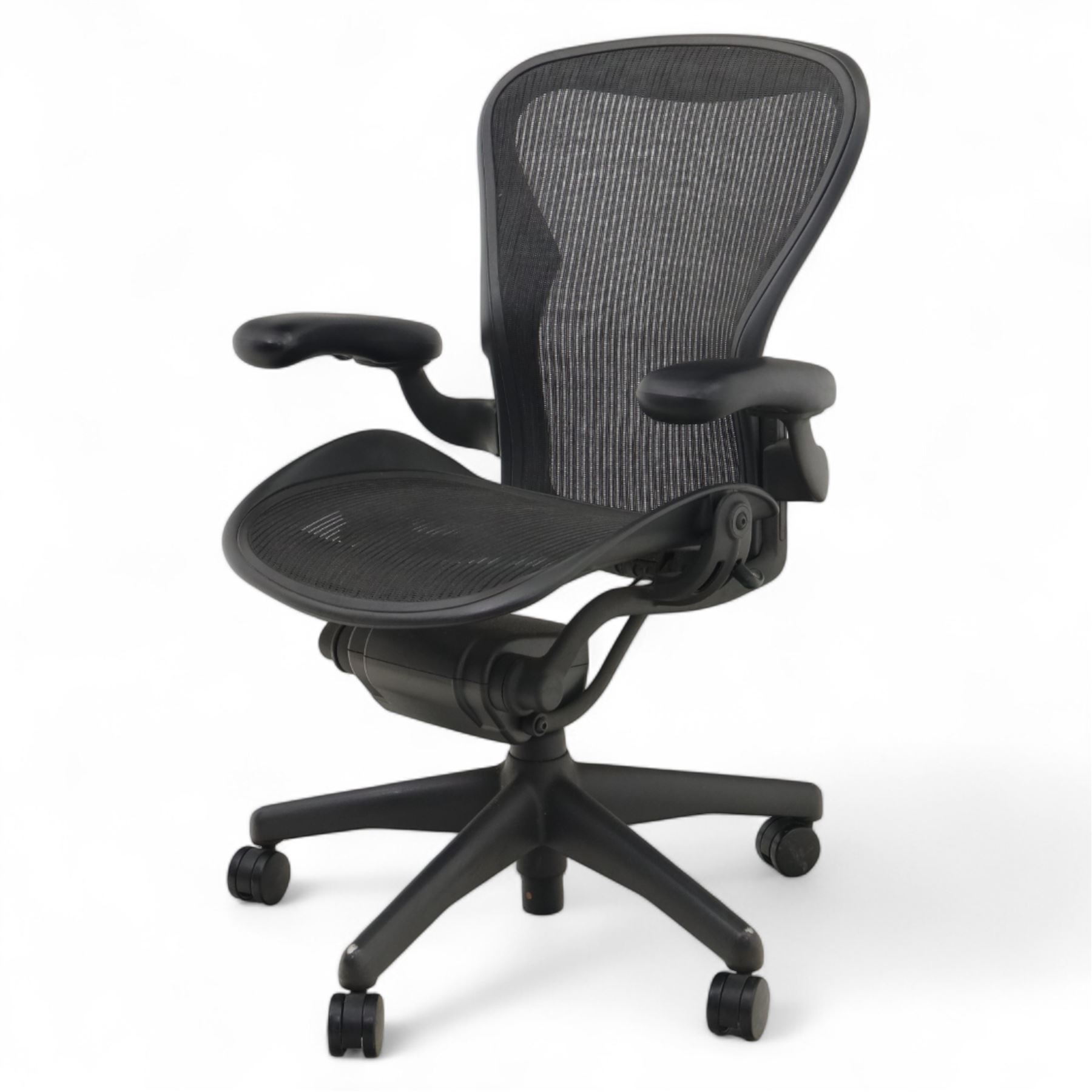 Herman Miller - Aeron office chair, graphite frame with tensioned Pellicle mesh seat and back, fitted with adjustable arm pads, tilt and height mechanisms, on five star castor base