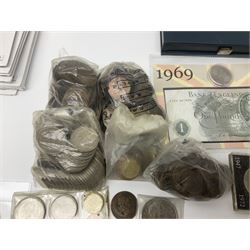 Great British and World coins, including halfcrowns, shillings, other pre-decimal coinage, The Royal Mint Great Britain and Northern Ireland 1972 coin set, commemorative crowns, various Irish coins etc