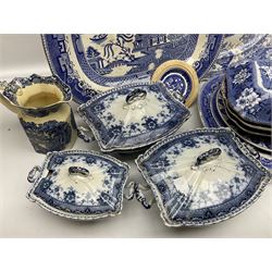 Quantity of Victorian and later blue and white ceramics to include Copeland Spode slop bucket, Trent' pattern dinner wares by F. & Sons. Burslem, Mason's, meat platters etc