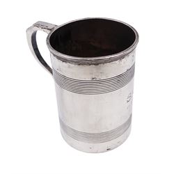 1930s silver tankard, of slightly tapering form, with angular handle, the body engraved with initials and date, hallmarked Viner's Ltd, Sheffield 1939, H12cm