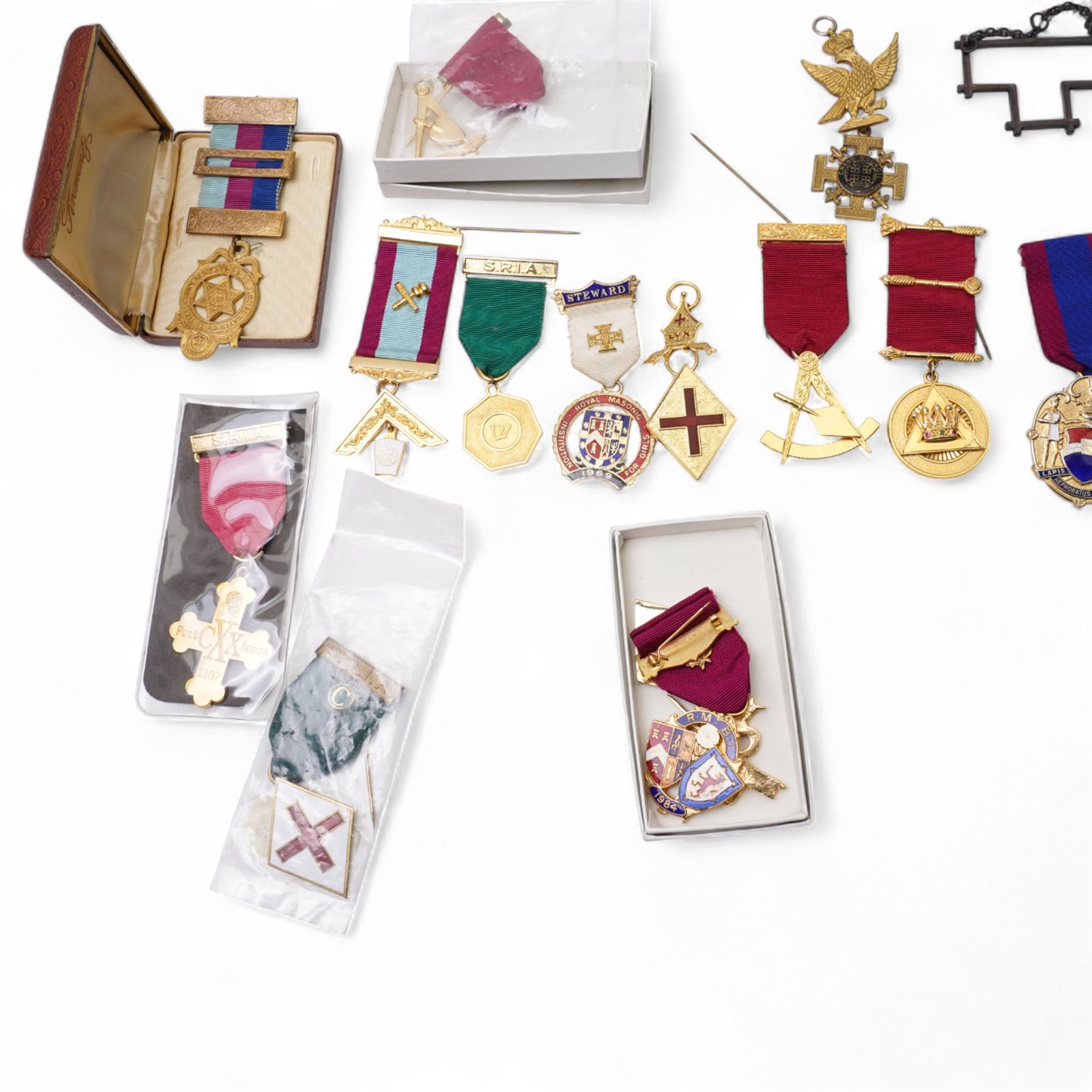 Victorian silver gilt Masonic Rose Croix collar jewel London 1875 Maker Henry Thomas Lamb, Scarborough Lodge silver gilt and enamel Past Masters Jewel, Malta Grand Craft collar jewel, silver and enamel Royal Order of the Red Branch and various other Masonic jewels 