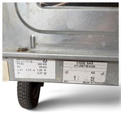 Erde - 102 classic trailer 