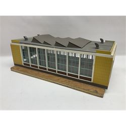 Fleischmann '00' gauge motorised turntable; boxed; kit-built plastic two-road engine shed; and eight kit-built card trackside/layout buildings