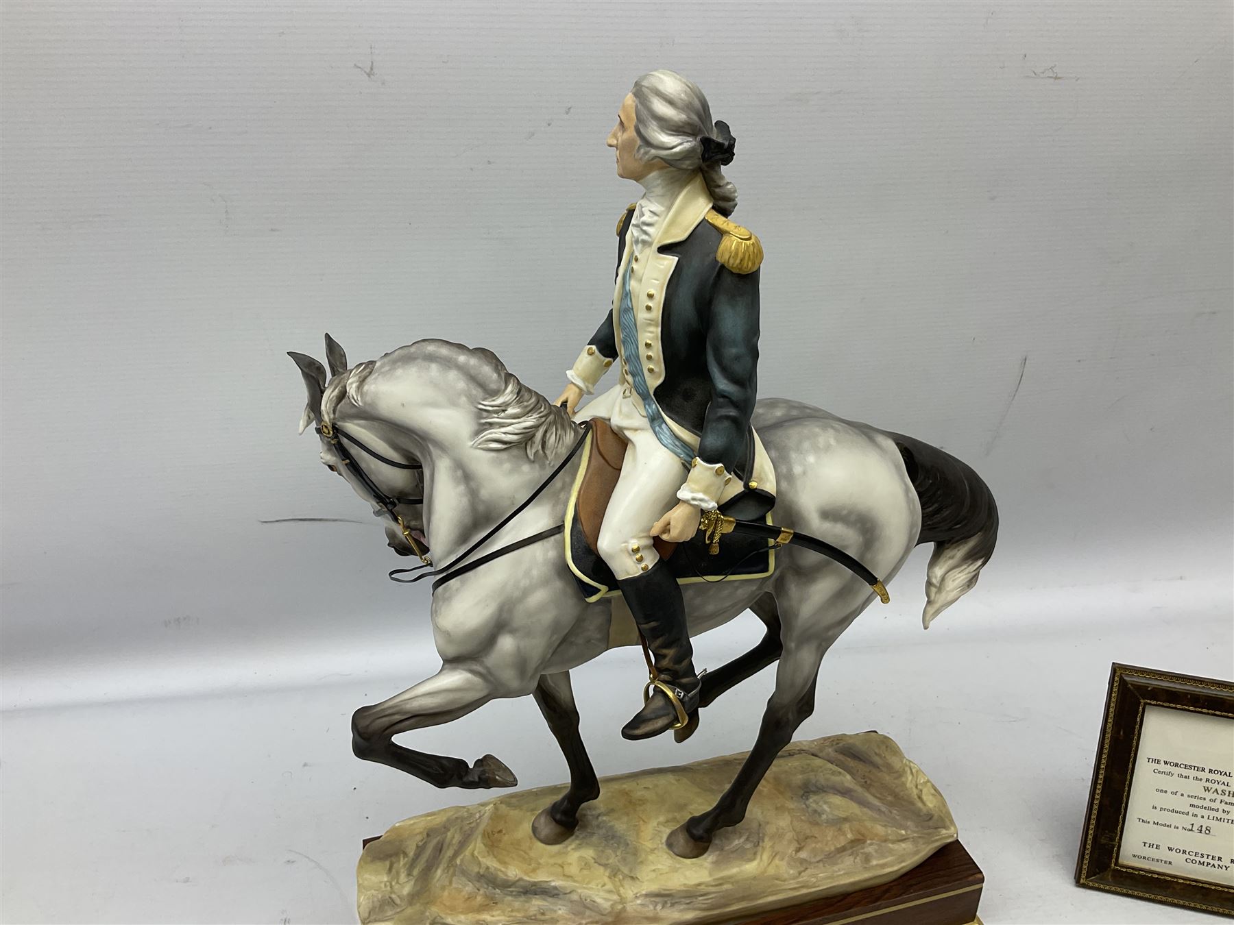 Royal Worcester 'Washington' model by Bernard Winskill, limited edition 148/750, on wooden plinth with title plaque, framed certificate and box