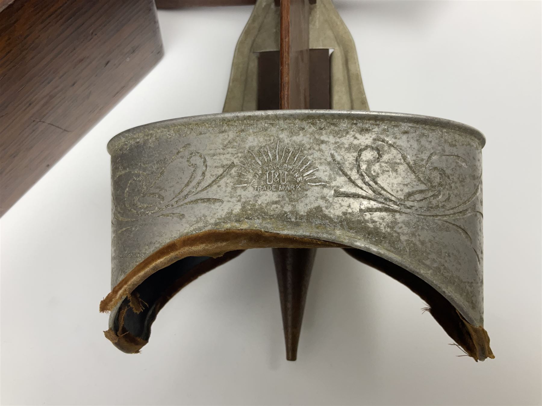 Underwood & Underwood sun sculpture stereoscope viewer, together with three other stereoscope viewer, and box of stereoscopic views by Realistic Travels 