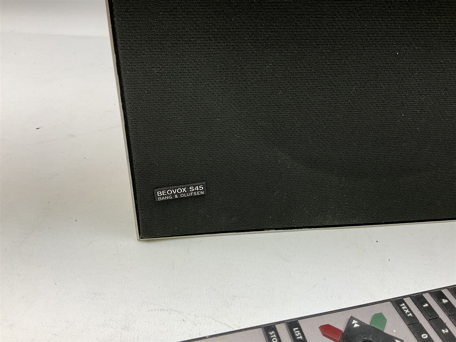 Bang & Olufsen Beogram 5500.. | Köp från Massiartdesign på