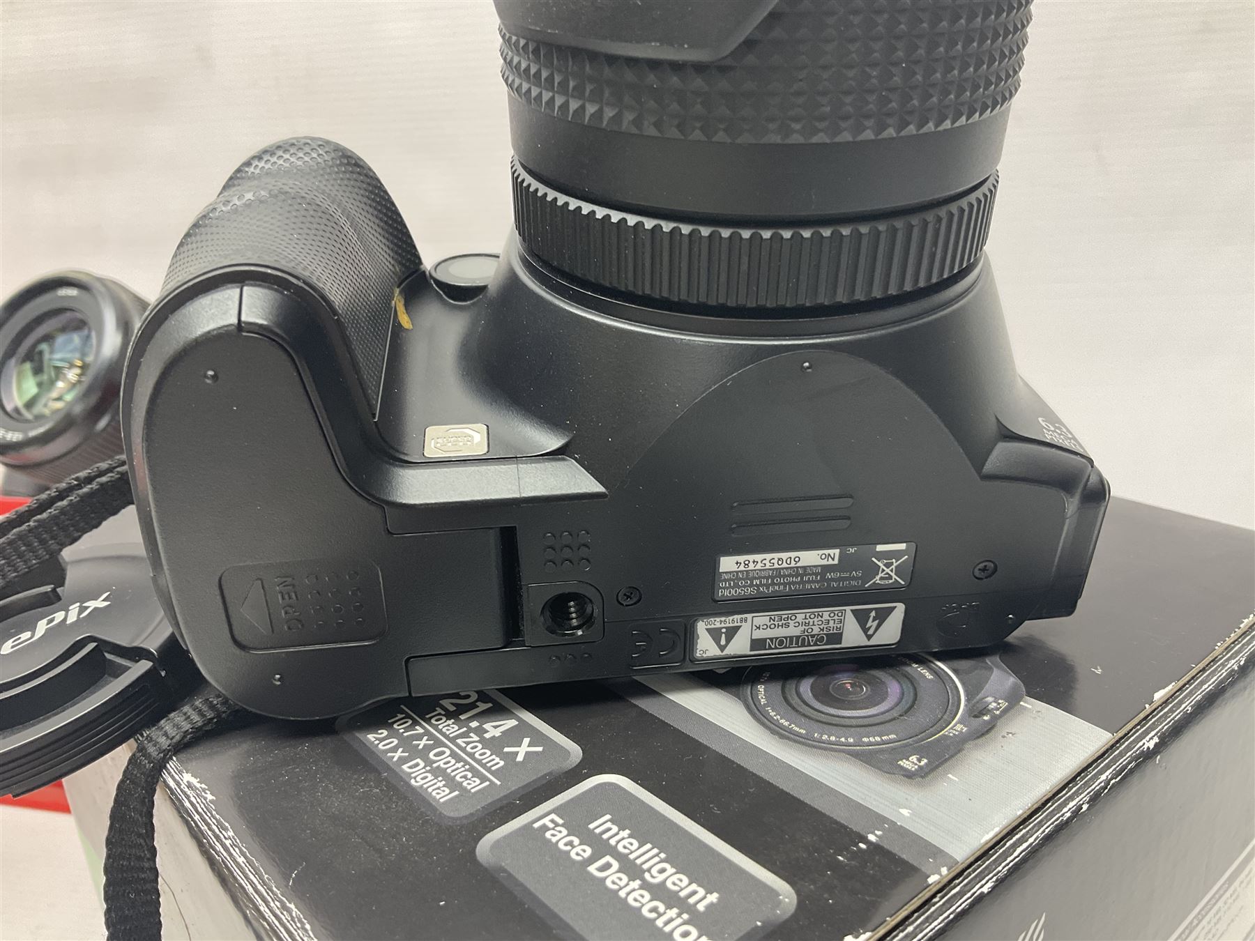 Minolta Dynax 5xi camera body serial no 17222646 with 'AF Zoom Xi 28-80mm 1:4(22)-56' lens serial no 17220881, Minolta SRT101 camera body serial 1944687, Lumix camera body serial no K6SC10168 etc 