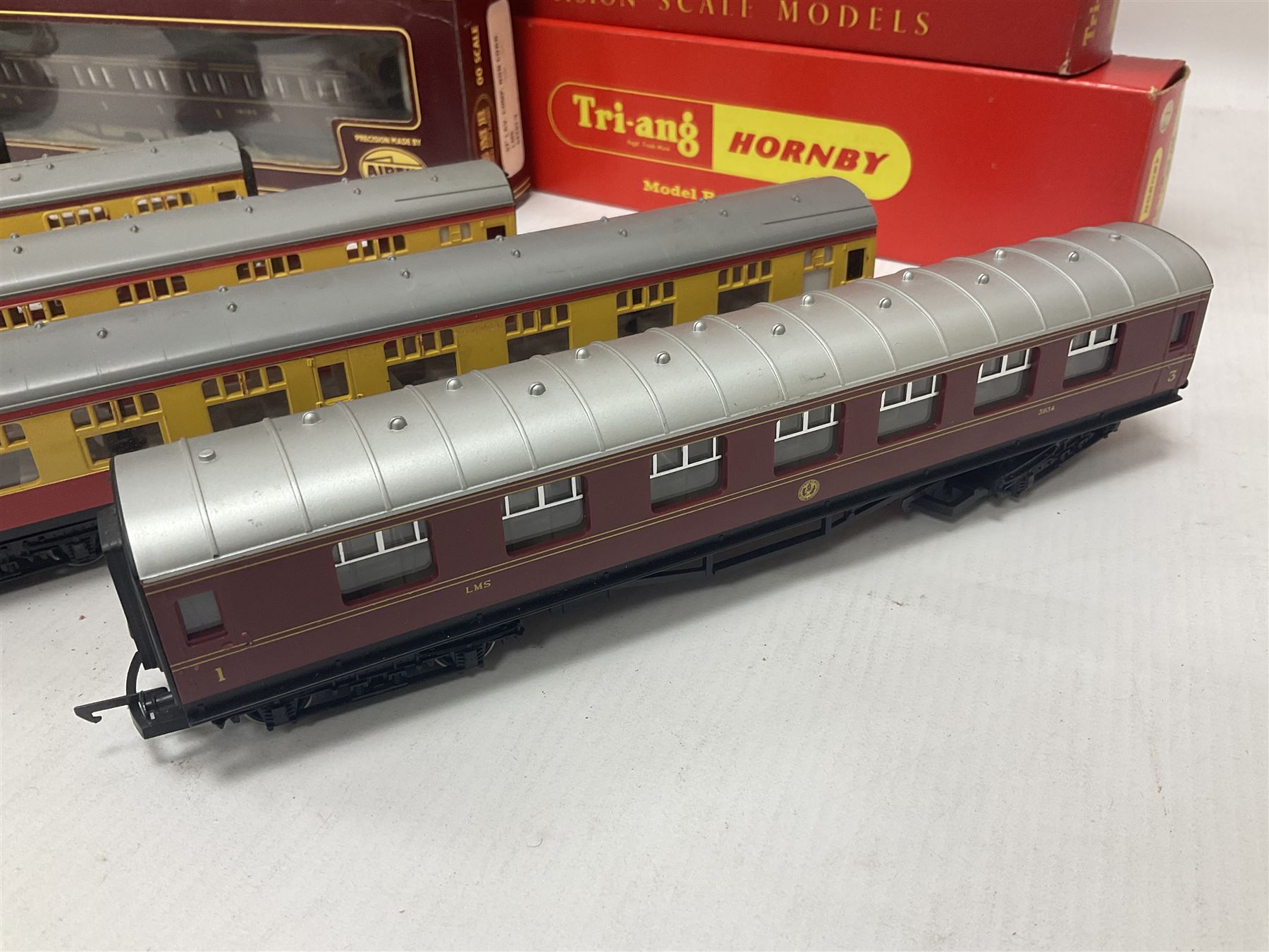Various makers ‘00’ gauge - twenty three passenger coaches to include buffet cars, sleeping cars, utility van, Pullman coaches etc; mostly Hornby/Tri-Ang boxed (23) 