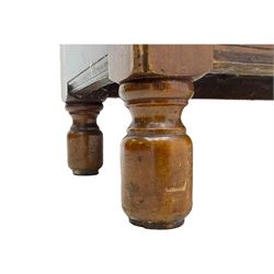 Early 20th century Globe Wernicke design stacking walnut bookcase, fitted with four sections each with two leaded glass doors, raised on turned feet