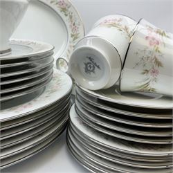 Noritake 'Mayflower' pattern tea and dinner wares including dinner plates, cups and saucers, coffee pot etc