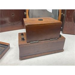 Collation of folding plate cameras of various sizes folding plate in mahogany and lacquered brass, together with camera plates and slides
By vendors repute some slide are from the Gandolfi workshop