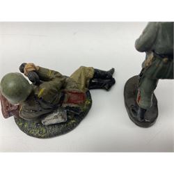 German Lineol Flak Artillery Gun on revolving base H11cm; four other Lineol WW2 German soldiers; and three Elastolin German soldiers including reclining radio operator (8)