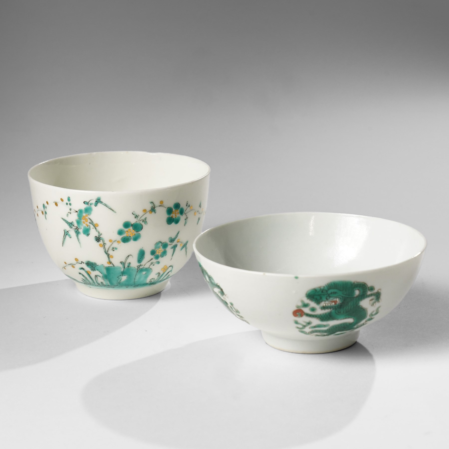 Chinese famille verte dragon bowl, apocryphal Chenghua mark in red to base, D12cm; with another famille verte bowl (2)