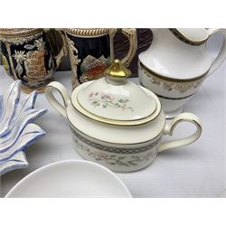 Royal Doulton Savoy hotel pattern tea wares, together with Minton Marquesa jug and covered sucrier, large number of collectors plates to include Royal Doulton, Wedgewood, Coalport etc  