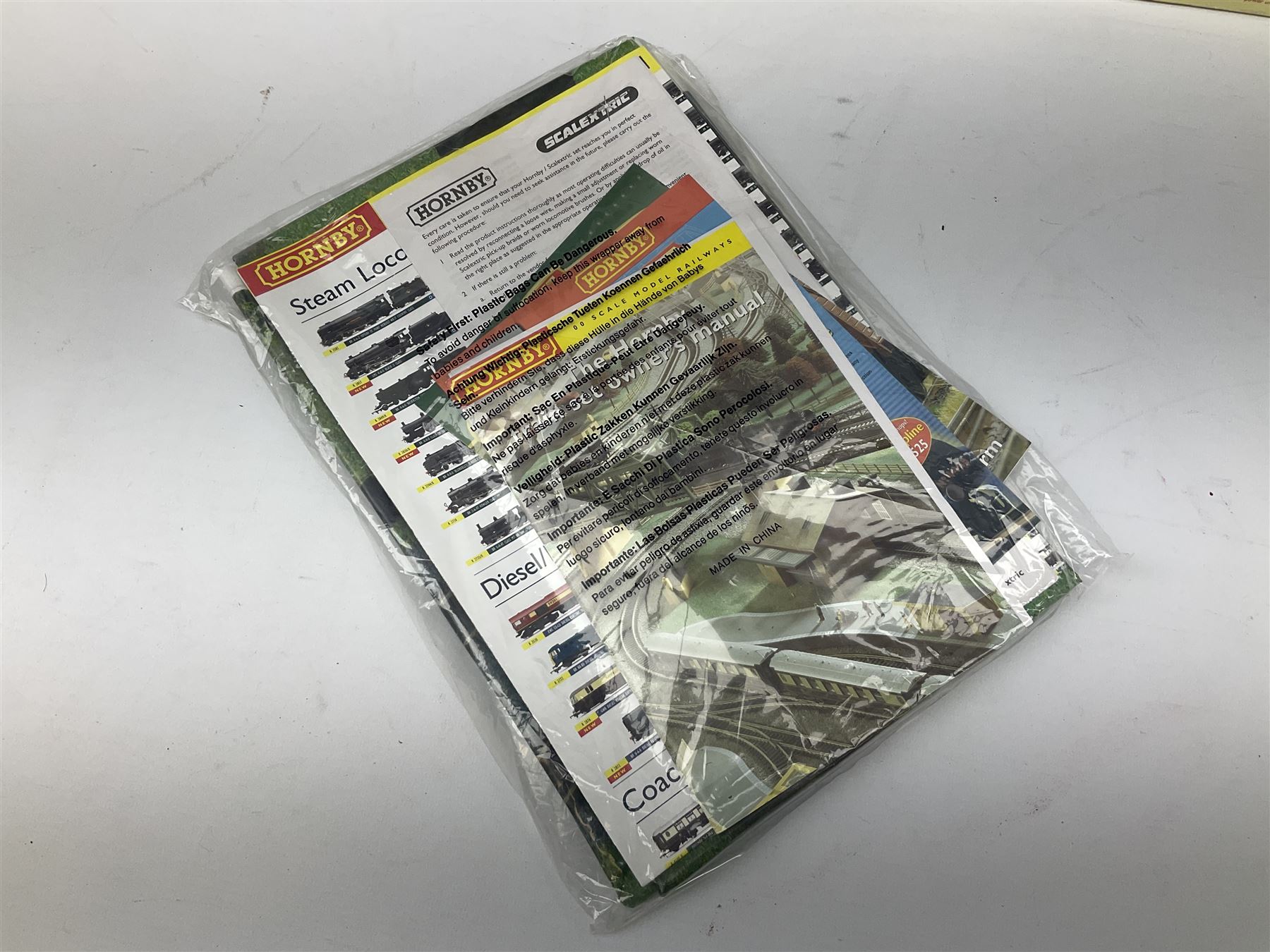 Hornby '00' gauge - 'Eastern Valleys Express' train set 