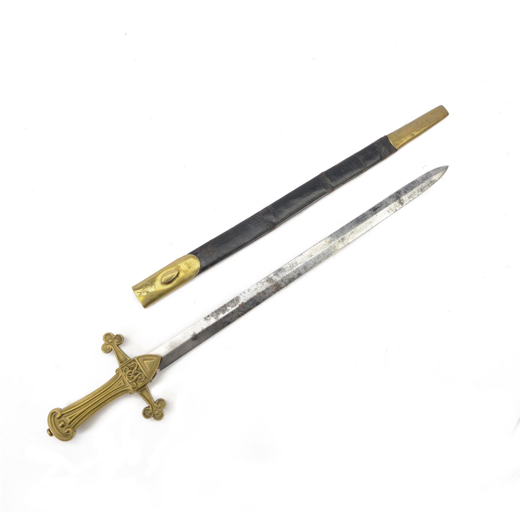 Victorian Bandsman's short sword, with 52cm double edge blade, the brass handle with VR Cypher, with brass and leather scabbard, scabbard marked V W-18, L67cm 