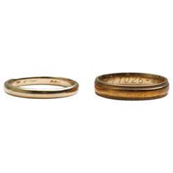 Two 9ct gold wedding bands