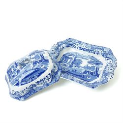 Spode Italian pattern tea and dinner wares, including tureen with black back stamp, all others with blue backstamp, including plates with pierced borders, large bowl, jug, covered sucrier, and others