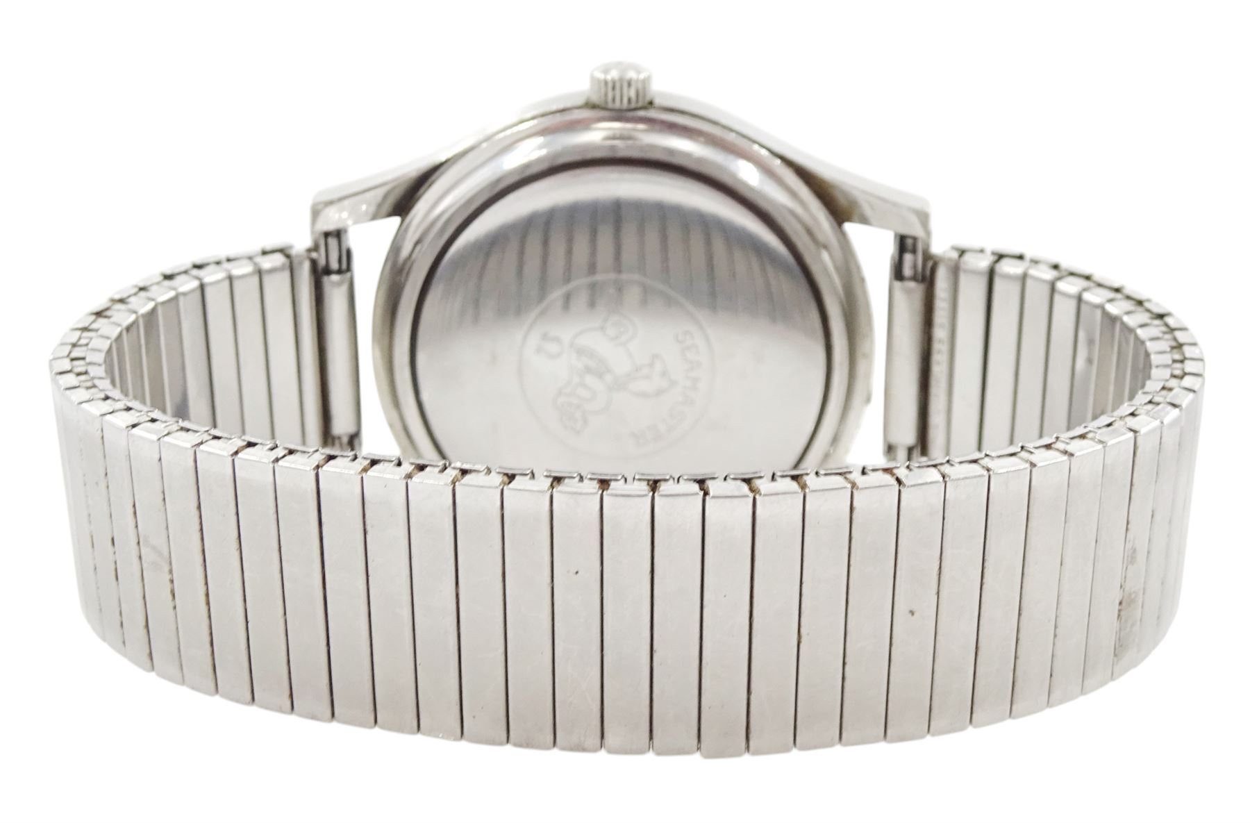 Omega  Seamaster Cosmic 2000 automatic wristwatch, silvered dial with baton hour markers and date aperture, on expanding stainless steel strap