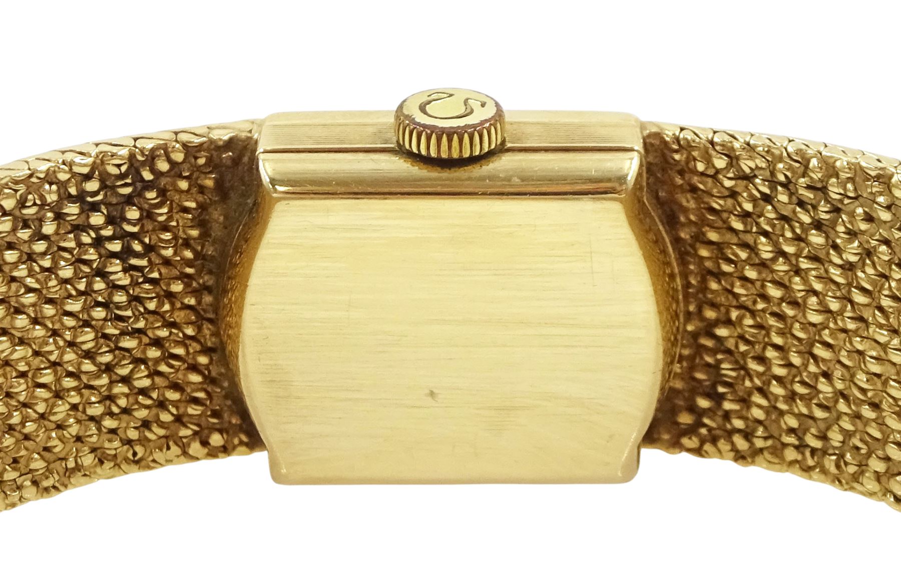 Omega ladies 9ct gold manual wind wristwatch, Cal. 484, champagne dial with baton hour markers, London 1968, on integral 9ct gold bracelet, hallmarked