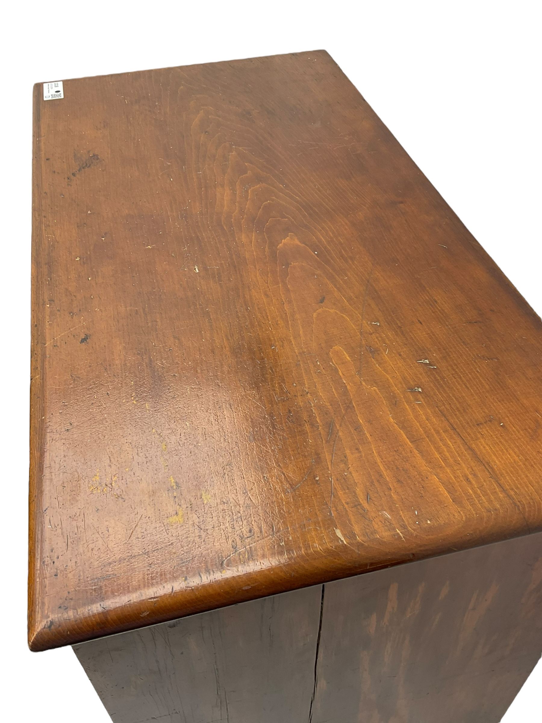 19th century mahogany and pine chest, moulded rectangular top over two short and three long drawers, on shaped apron with bracket feet