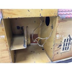 Märklin/Bing - c1930s tin-plate railway station in the style of a WW2 German station for ‘0’ gauge 