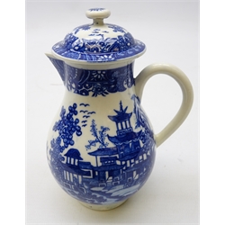  Late 18th century sparrow-beak milk jug and cover decorated in the Pagoda pattern, by Worcester or Caughley, H15cm   